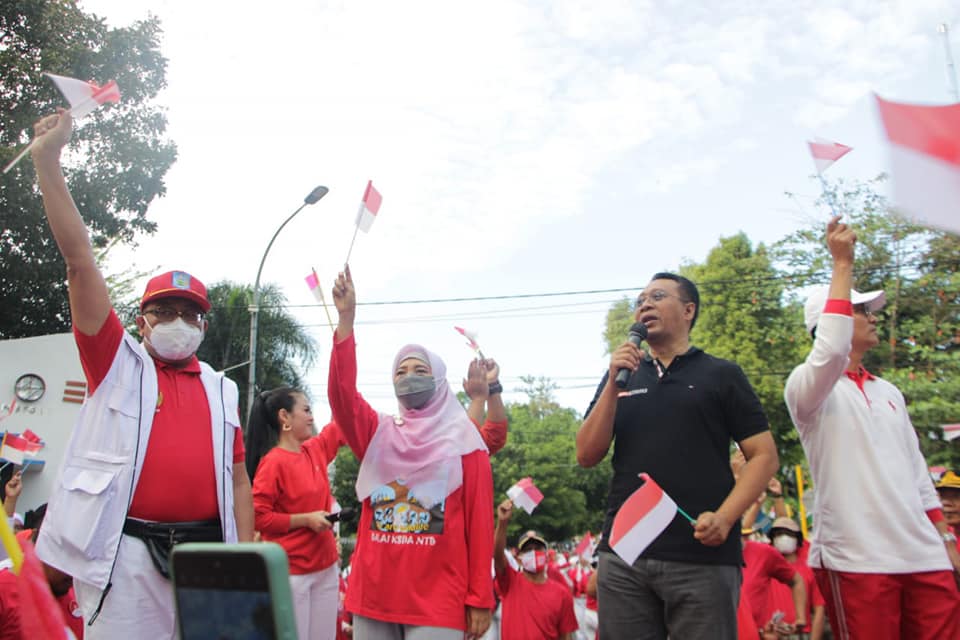 pengibaran-bendera-merah-putih-pemprov-ntb-meriahkan-hut-ke-77-kemerdekaan-ri